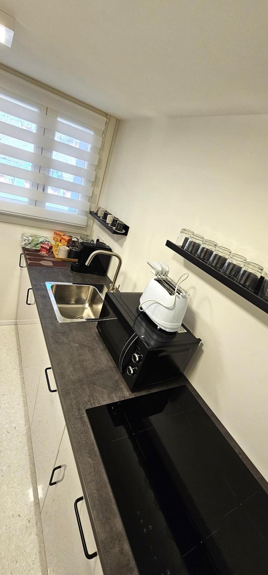 Small With Private Garden Apartamento
